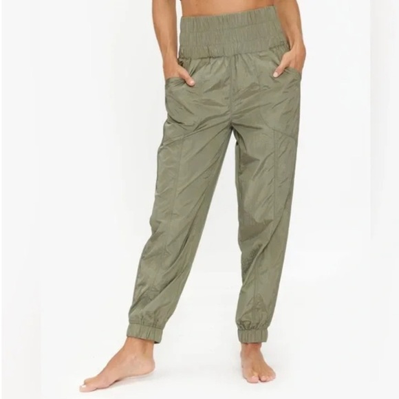FP Movement by Free People The Way Home Joggers in Herbalicious Size Medium - Picture 1 of 10